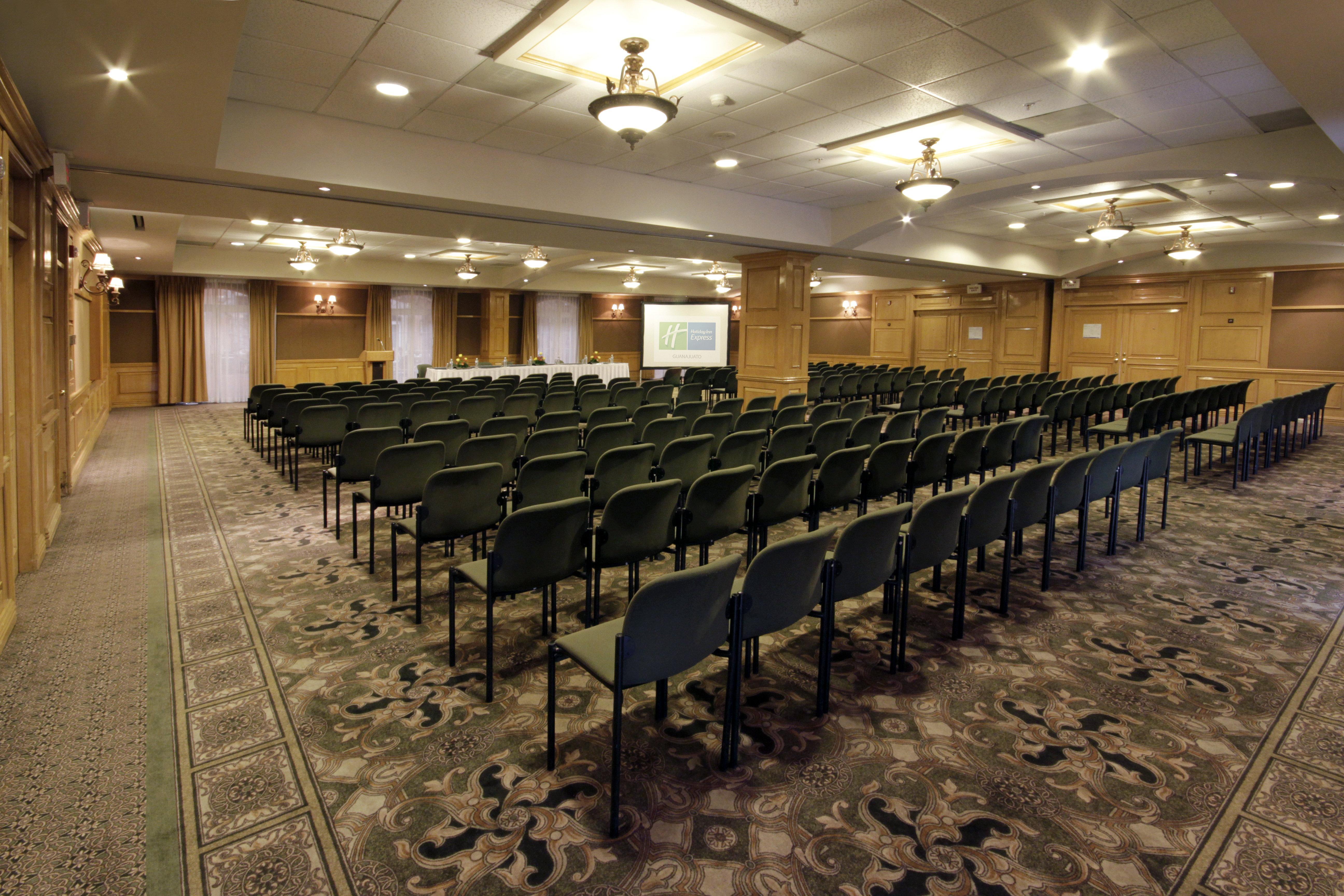 Holiday Inn Express Guanajuato By Ihg Exterior photo